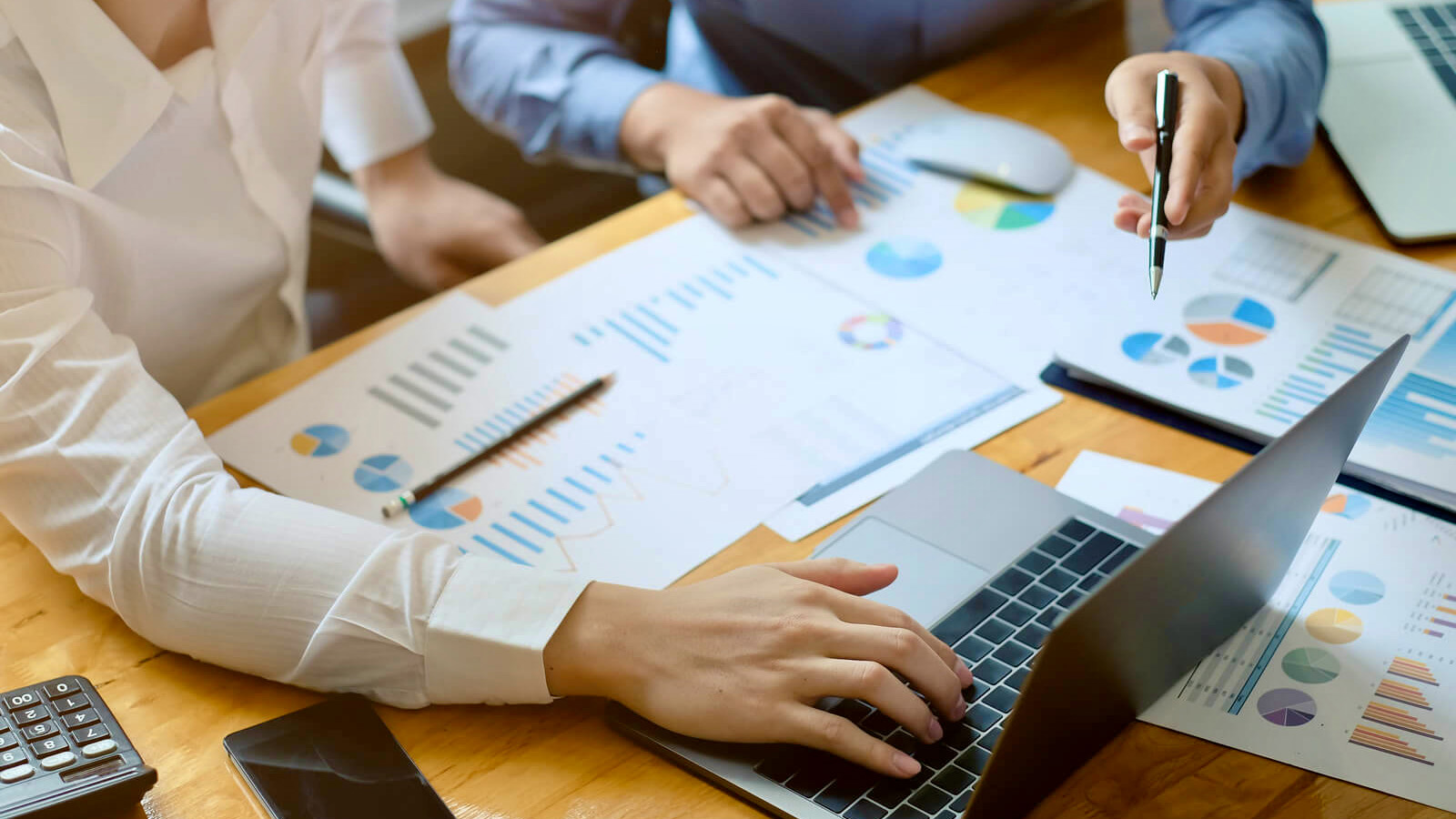 Hotel Distribution Costs: A Net Revenue Playbook for Independent Hotels
