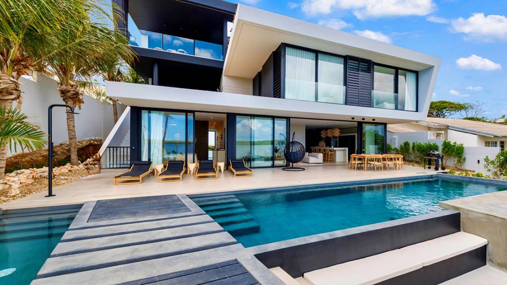 Main pool and facade at The Wave Villa Curaçao